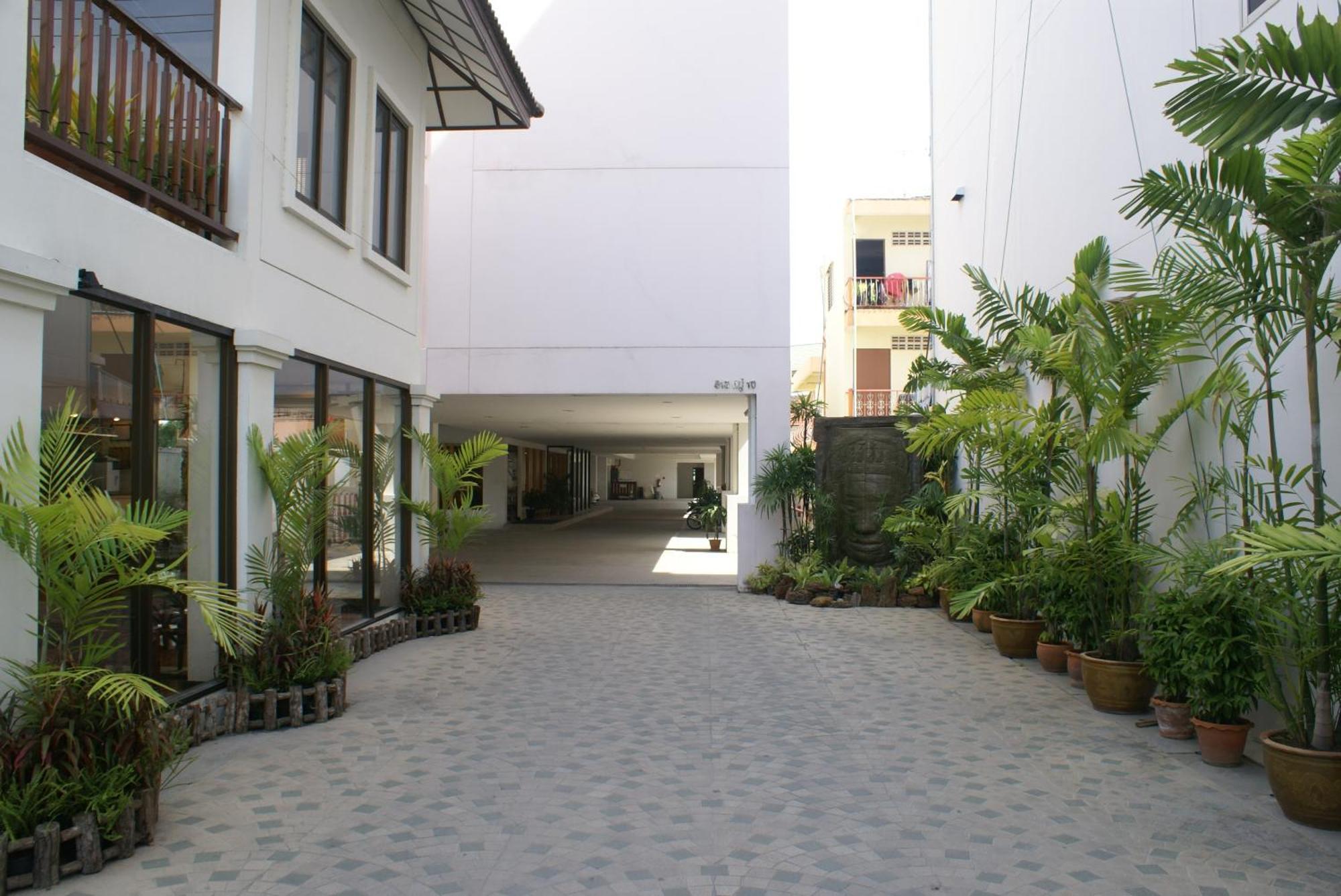 Diamond City Place Hotel Pattaya Exterior photo