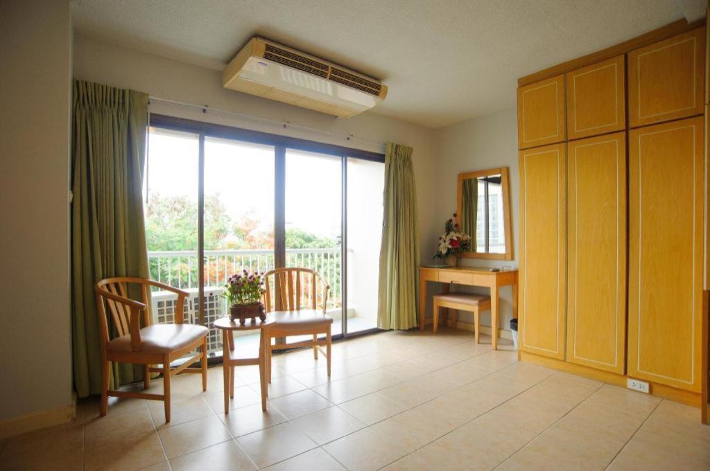 Diamond City Place Hotel Pattaya Exterior photo